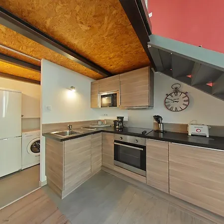 Moliere Apartment *