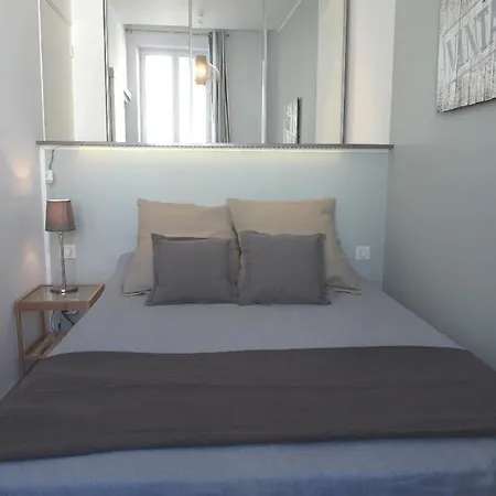 Moliere Apartment *