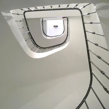 Moliere Apartment *