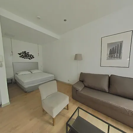 Apartment Moliere